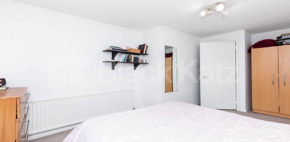 Two double bedrooms modern kitchen & bathroom mis to Marylebone Station.  Boldero Place, Marylebone